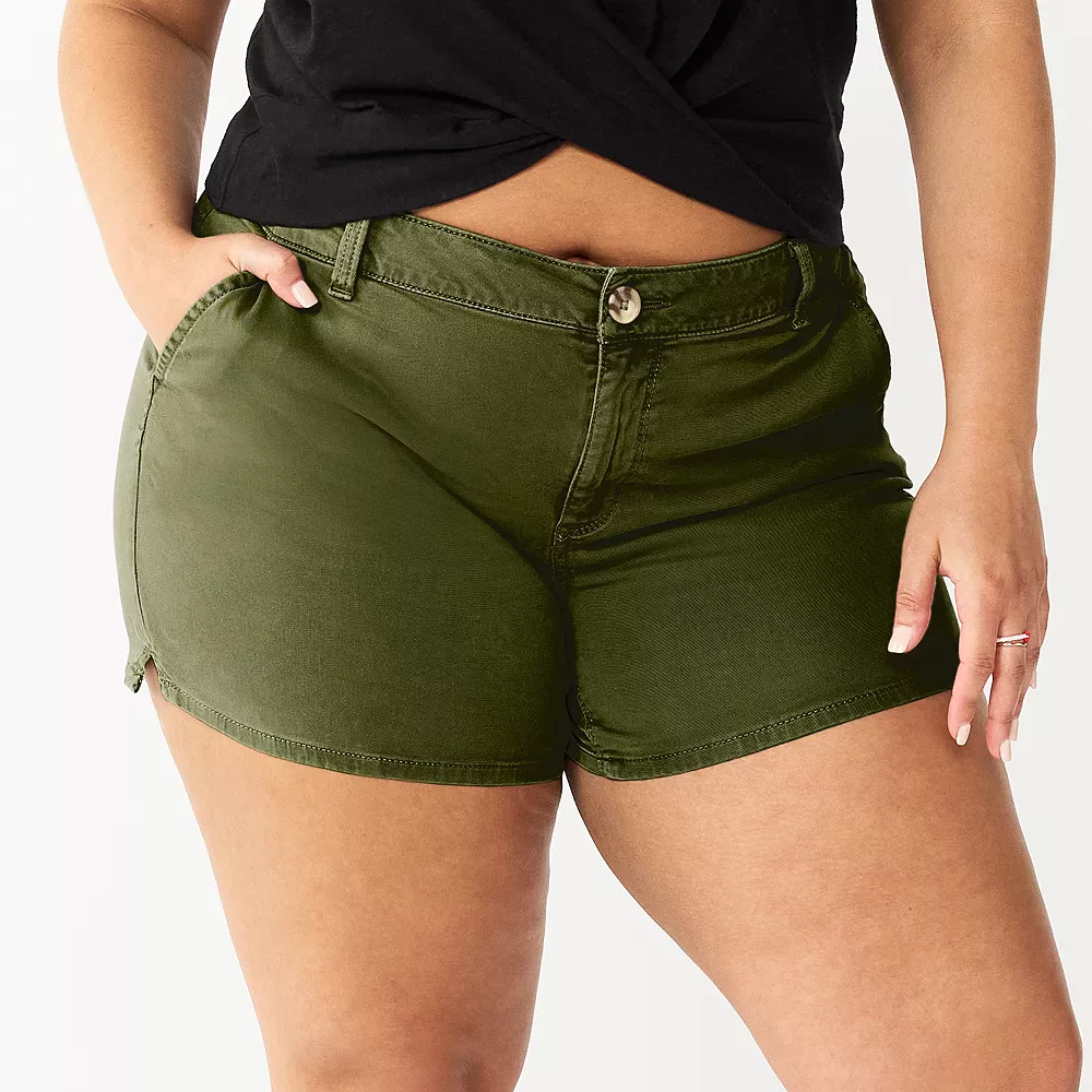 Juniors' Plus Size SO® Solid Chino Midi Shorts 4 Juniors' Plus Size SO® Solid Chino Midi Shorts - Image 2